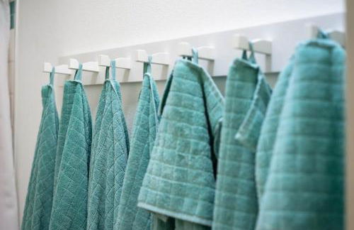 #StayinMyDistrict Modern Mid-Century Retreat - Foto 32