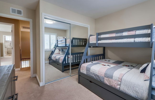 Beautiful Backyard Oasis 5 bedroom 3 Bathroom Home - Foto 12