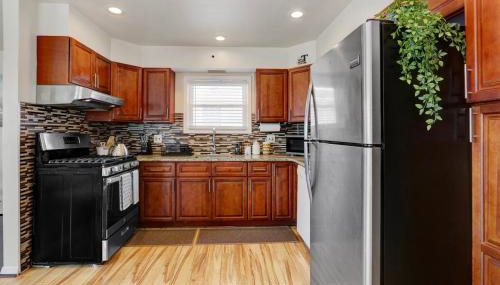 Spacious 7BD Sleeps 12 Near Boardwalk & Parking - Foto 2, stove