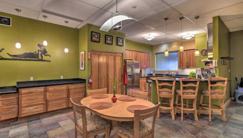 Idyllic Dtwn Anchorage Condo with Fireplace! - Foto 2