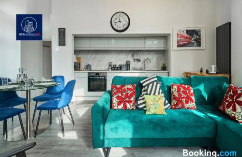 Last-Minute Reserve l Sleeps Up to 4 Guests l Flat 1 l One-Bedroom Apartment with King Bed and High Ceilings Near Camden by Live London Short Lets & Serviced Accommodation - Foto 2