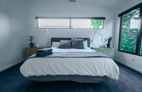 3 bed 3 bath Modern Luxury Home with Hot Tub and Rooftop Patio - Foto 57