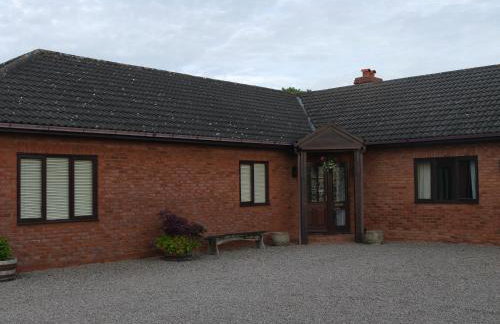 Hilltop Bungalow for a Spacious Country Break - Foto 12