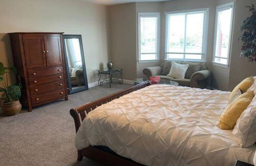 Luxury and Spacious Waterside Getaway - Foto 4