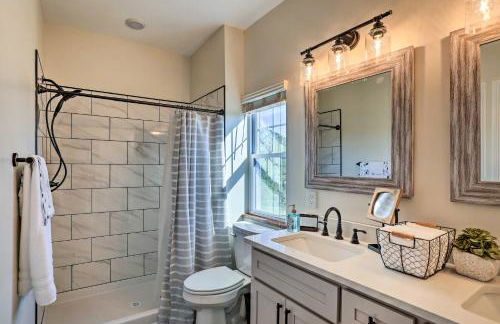 Chic Williamstown Retreat with Pool and Hot Tub! - Foto 12