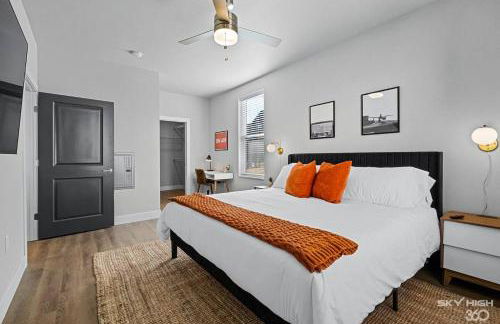 Cozy Luxury Apt, Gym, King Bds, Comfy Sectional - Foto 6