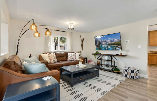 Downtown Windsor Home With Hot Tub & Pool Table - Foto 13