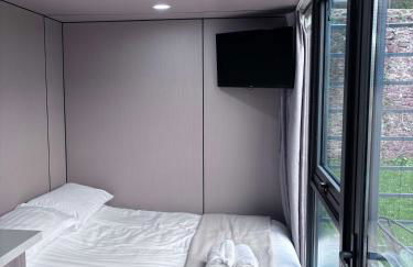 Glamping Pod with Hot Tub in Orchard - Foto 6