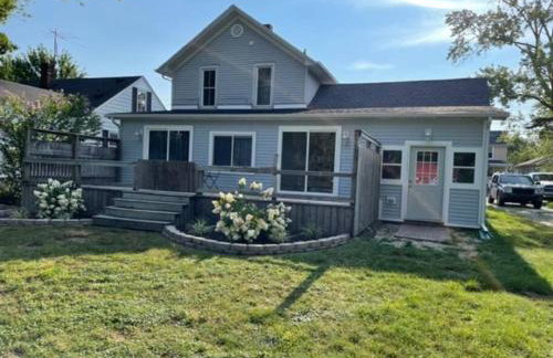 Elm St Retreat - 3 Min walk to Downtown Three Oaks - Foto 4