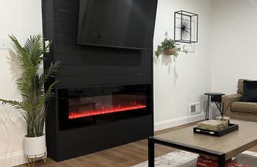 1 min to DC 8 beds sleeps 16 with yard and parking - Foto 25