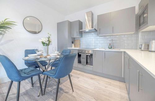 Luxurious 2BR Flat Perfect For Business Relocators By Charles Richardson ltd Short Term Rentals Couldson - Foto 10