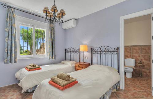 Villa Arin - Beachside Family Home by Finest Rentals - Photo 12