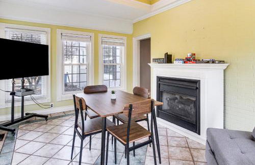 Pool, Patio and Putting Green Manchester Getaway - Foto 9