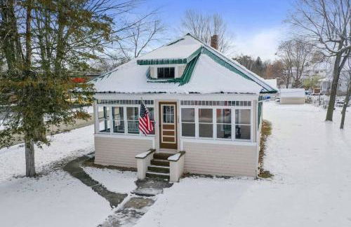 Downtown Gillett Bungalow, Fireplace, 3B, Historic - Foto 18