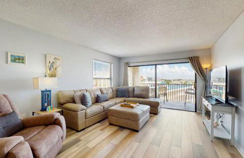 Beach Place 1-404 - Photo 1