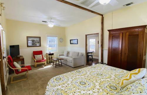 Comal Inn - Photo 41