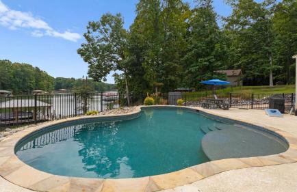 Whitetail Cove by Avantstay Lakefront w/ Pool + Private Dock Sleeps 20 - Foto 13