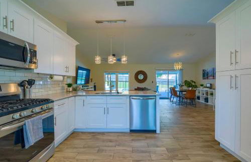 New Resort Style Oasis ~ LED Pool & Game Room - Foto 28