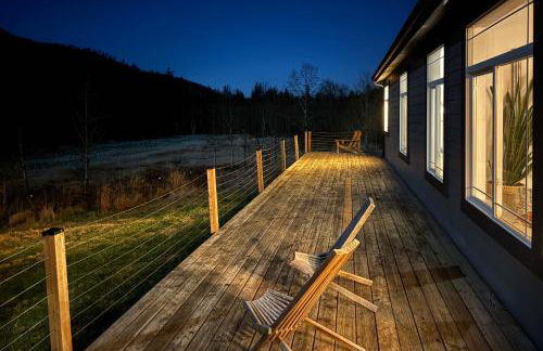 Nature Art Retreat on Breckenridge Creek with Pond! - Foto 3