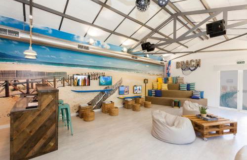 Ramada Hotel & Suites by Wyndham Costa del Sol - Photo 40