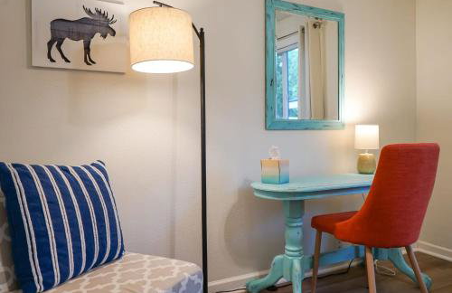 Charming Midtown Cottage Walkable & Cozy - Foto 7