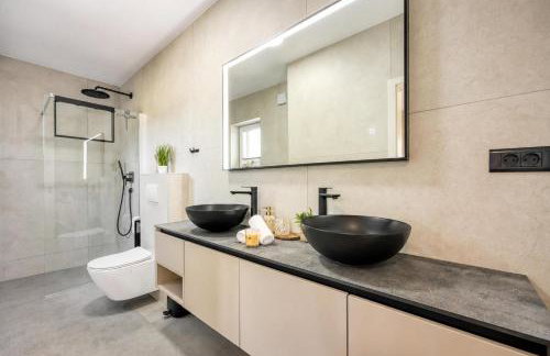 Villa Aria with heated Pool and Whirlpool - Happy Rentals - Foto 16