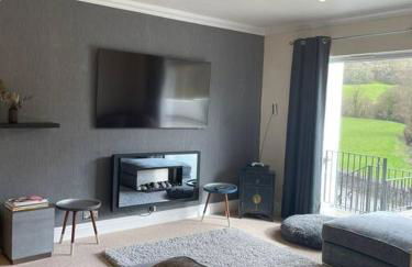 Riverside Retreat - Photo 48