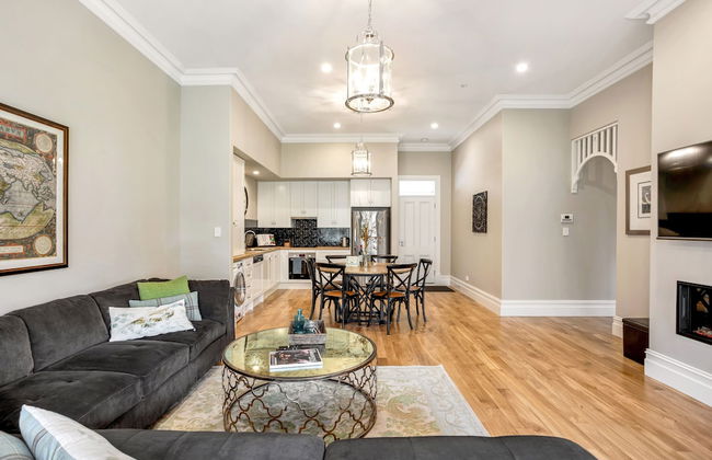 Grandview Accommodation - The Elm Tree Apartments - Photo 21