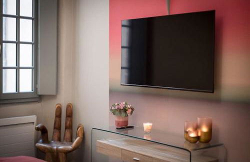 room five - parking, balnéothérapie, place nationale, un havre de paix - Foto 39