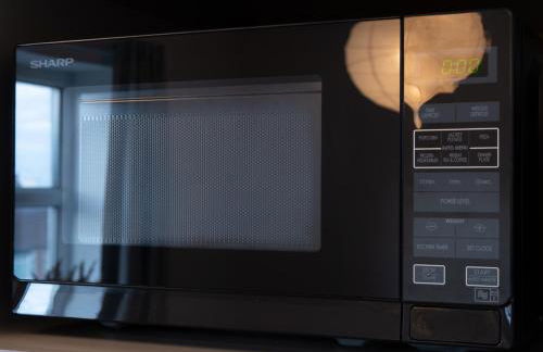 Luxury 1st floor modern flat, close to city with free parking - Photo 20