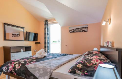 Holiday Home Villa Mile mit beheiztem Pool- Grill und Terrasse by Interhome - Foto 18