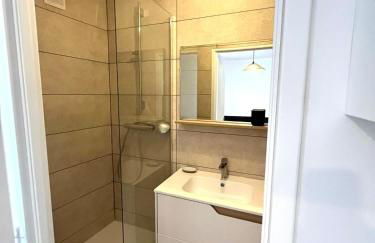 Studio climatisé, traversant avec verrière - Photo 7