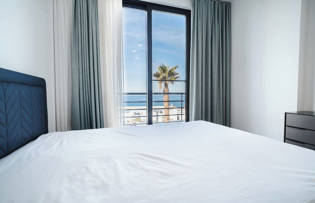 Spectacular Modern Apartment With Front-line Sea Views and Roof Terrace - Foto 2