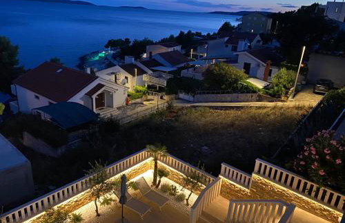 Luxury Beachfront Villa Carlisa - Photo 2