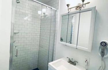 Rittenhouse Square close by Kimmel Center Suite - Photo 17