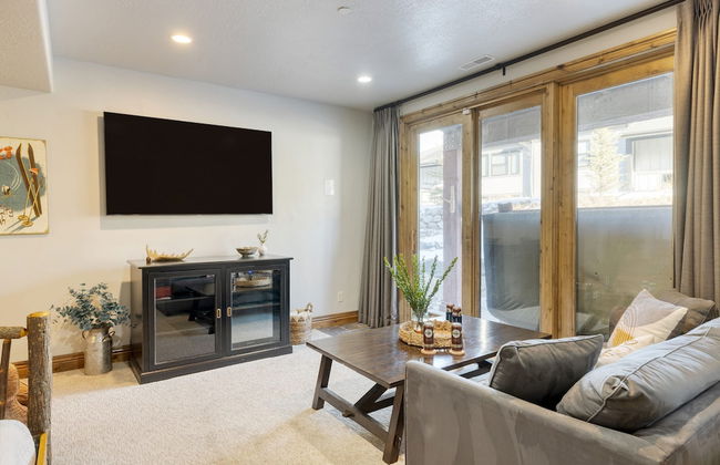 Blue Skies Lakeside Family-friendly Getaway w Hot Tub BBQ - Foto 15