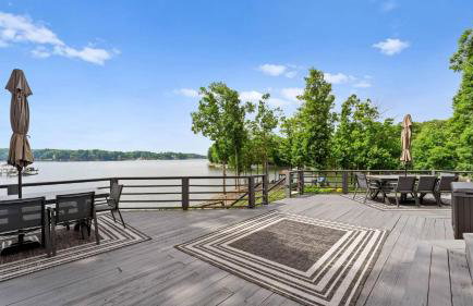 Private Dock, Pool + Hottub, Game Room, Firepit Paradise Pointe by Avantstay - Foto 111