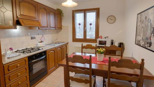 Katja's Flower Valley 90m2 con Vista Castello e 2 parcheggi, a due passi dal centro storico - Foto 3, stove, dishwasher