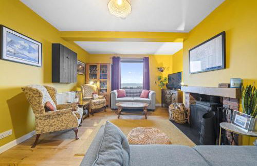 Beinn View 3 Bedroom House - Sea View - Ardersier - Photo 1