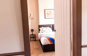 Spacious 4Bed Parking & Wi-Fi - Contractor Stays - Foto 6