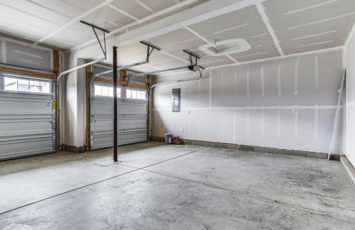 Quiet Avon Home - Near Indianapolis Speedway! - Photo 26