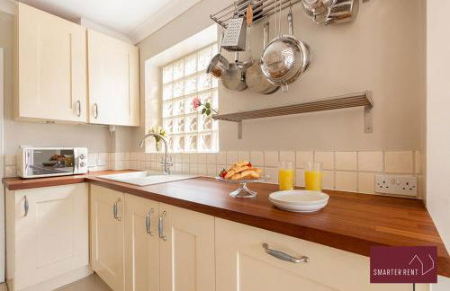 Maidenhead - 4 Bedroom House With Driveway & Garden - Foto 12