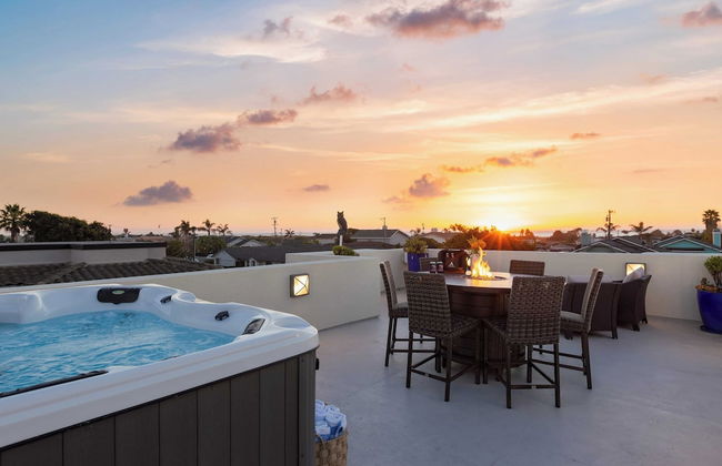 Sunset Serenity by Avantstay Rooftop w/ Hot Tub & Fire Pit, 3 Blocks to Beach! - Foto 15