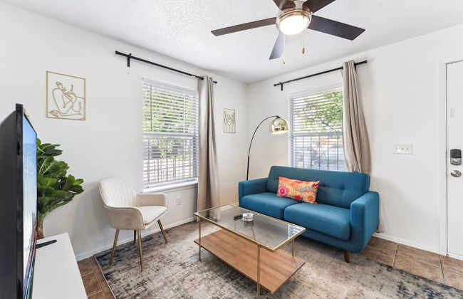 Prime Location Chic 1BR Fast Wifi 7 Min to Downtown - Foto 5