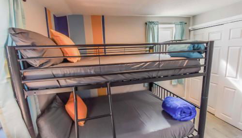 Vibrant & Cozy Two Bedroom Lower Unit King Beds - Foto 4