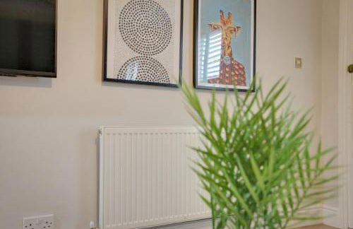 Ann’s Place - 2 Bed House Central Romford - Free Parking & Garden - Foto 10