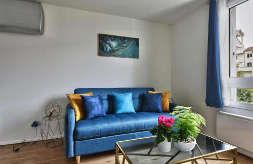 "Monplaisir", parking, canapé-lit neuf confortable, idéal voyages d'affaires et tourisme, proximité commerces, gare, Université Lyon 3 , Tram T2, T4 et C25 - Photo 7