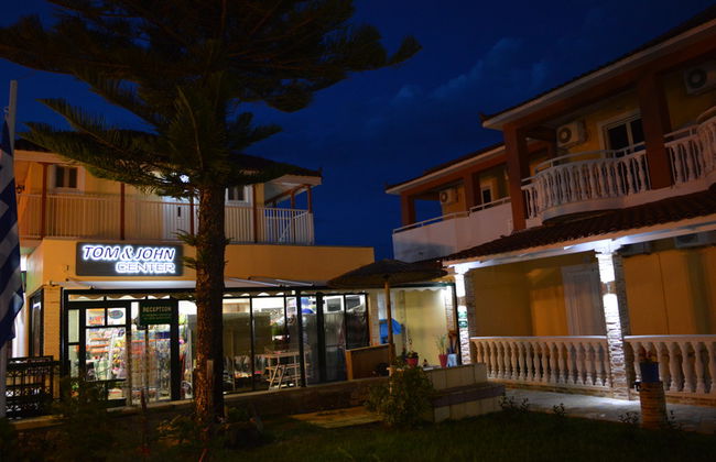 Tom & John Center - Foto 4