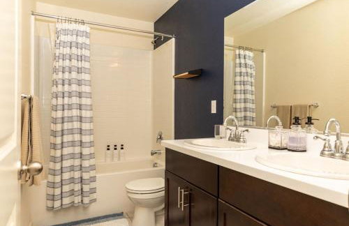 Modern 5 bed near hospitals and UC Merced - Foto 31