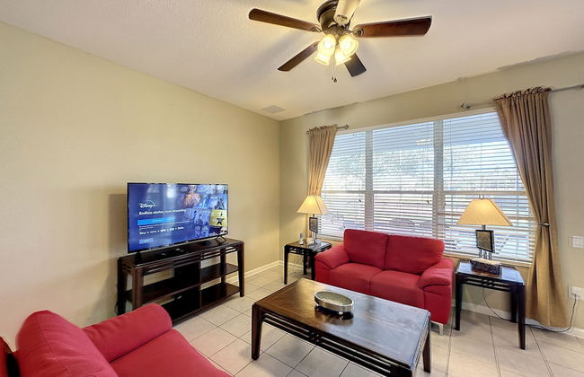 This Amazing 6 Bedroom Property With a Lake View - Foto 14